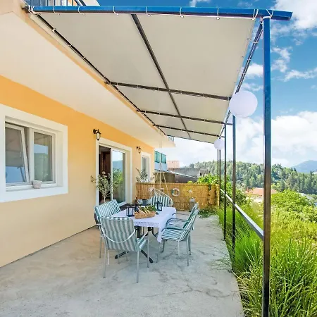 Valley-view Holiday In With Garden Peracko Blato